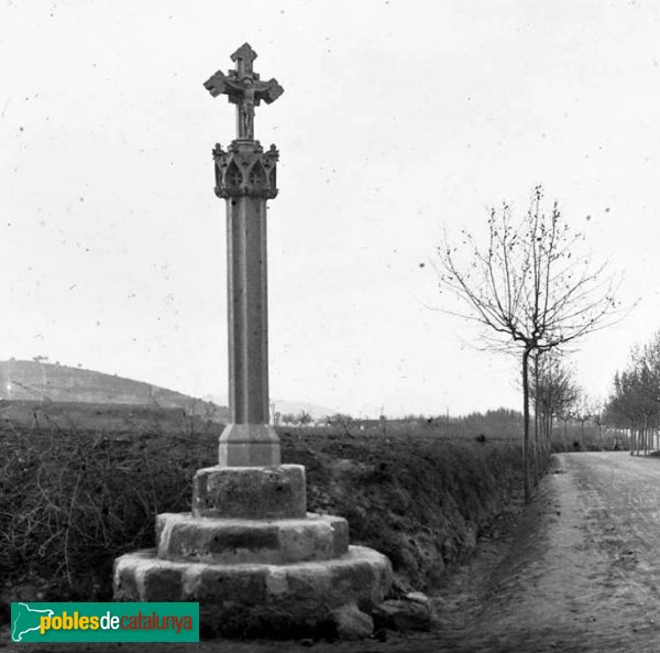 Sant Vicenç dels Horts - Creu de Can Ros (Foto: Josep Salvany - Fons Salvany, Biblioteca de Catalunya, 1914) Sant Vicenç dels Horts - Creu de Can Ros