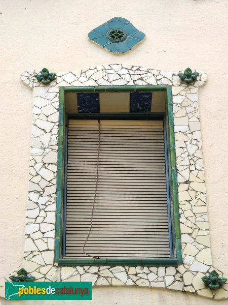 Cornellà de Llobregat - Carrer Ametller, 33 (Foto: Albert Esteves, 2008) Cornellà de Llobregat - Carrer Ametller, 33