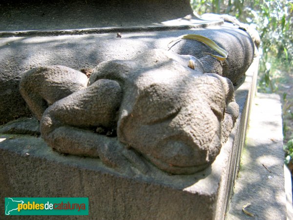 Esplugues de Llobregat - Panteó Garí Arana