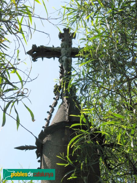 Esplugues de Llobregat - Panteó Garí Arana