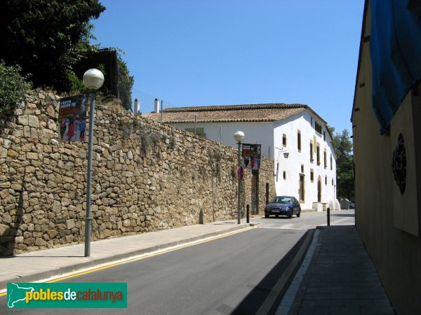 Esplugues de Llobregat - Can Ramoneda (Foto: Albert Esteves, 2008) Esplugues de Llobregat - Can Ramoneda
