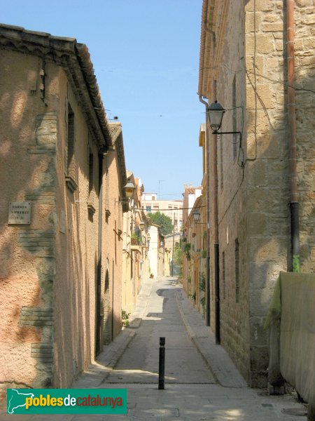 L'Hospitalet de Llobregat - Carrer Xipreret (Foto: Albert Esteves, 2008) L'Hospitalet de Llobregat - Carrer Xipreret
