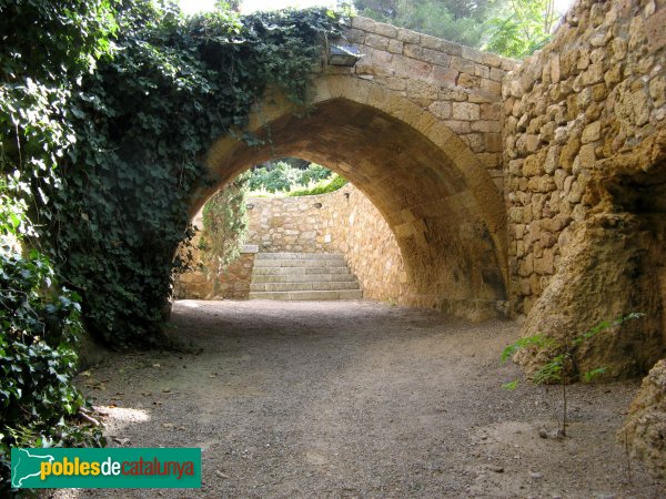 Tarragona - Vila Closa de Tamarit (Foto: Albert Esteves, 2008) Tarragona - Vila Closa de Tamarit