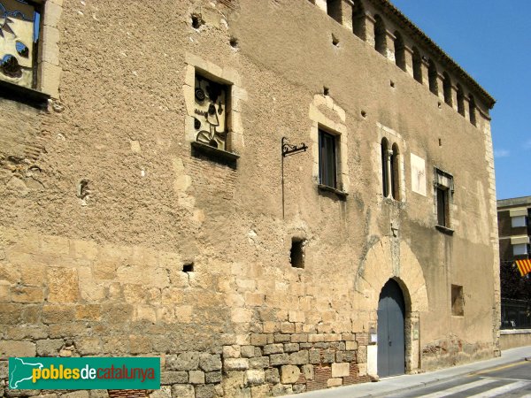 La Canonja - Castell de Masricard, abans de la restauració (Foto: Albert Esteves, 2008) La Canonja - Castell de Masricard, abans de la restauració