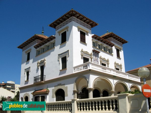 Salou - Casa Verge de la Pineda (Foto: Albert Esteves, 2008) Salou - Casa Verge de la Pineda