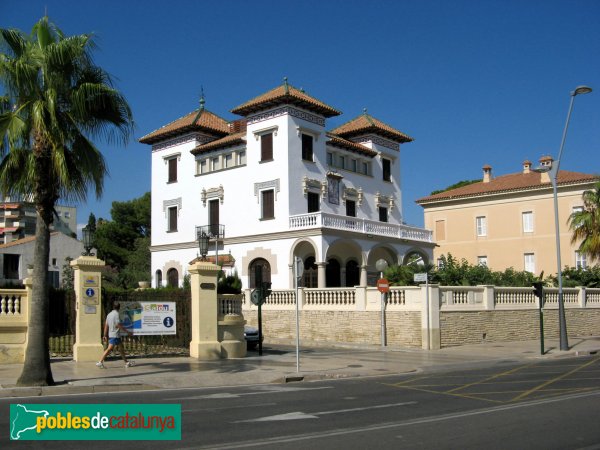 Salou - Casa Verge de la Pineda (Foto: Albert Esteves, 2008) Salou - Casa Verge de la Pineda