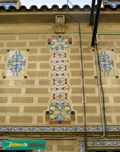Martorell - Cases d'en Parellada (Foto: Albert Esteves, 2008) Martorell - Cases d'en Parellada
