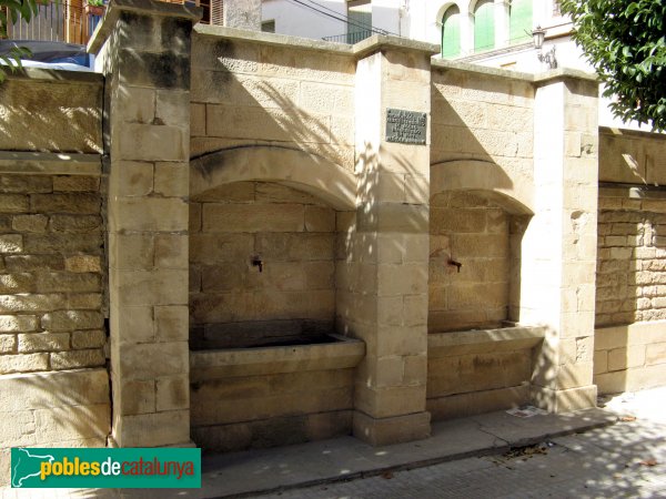 Linyola - Font del carrer Major