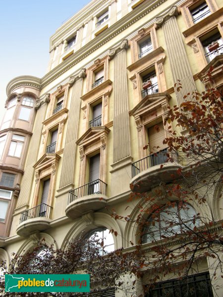 Barcelona - Gran de Gràcia, 6-8 (Foto: Albert Esteves, 2008) Barcelona - Gran de Gràcia, 6-8