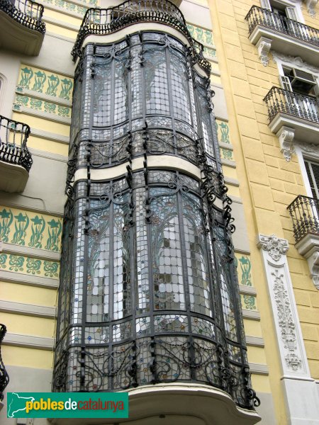 Barcelona - Casa Cama i Escurra (Gran de Gracia, 15) (Foto: Albert Esteves, 2008) Barcelona - Casa Cama i Escurra (Gran de Gracia, 15)