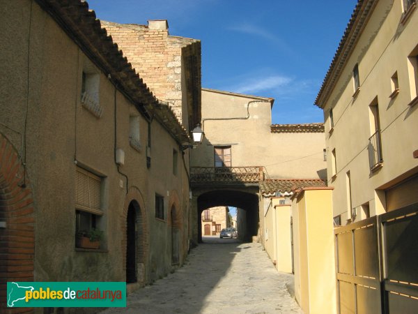 El Bruc - Carrer de la Parròquia (Foto: Albert Esteves, 2009) El Bruc - Carrer de la Parròquia