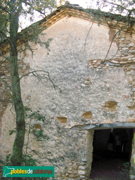 El Bruc - Ermita de la Mare de Déu de la Font, façana posterior