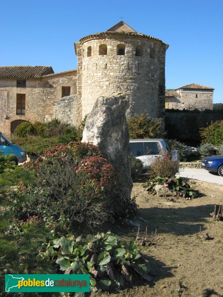 La Torre de Claramunt - Pedra Dreta (Foto: Albert Esteves, 2009) La Torre de Claramunt - Pedra Dreta