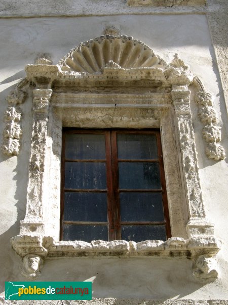 La Pobla de Claramunt - Casa Coca, finestra dreta