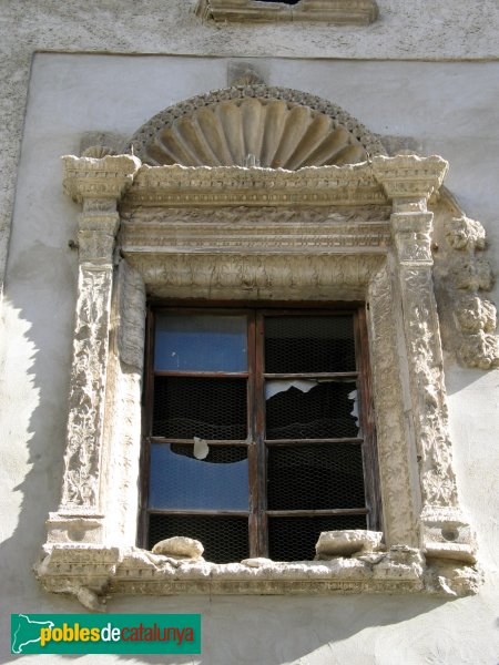 La Pobla de Claramunt - Casa Coca, finestra esquerra