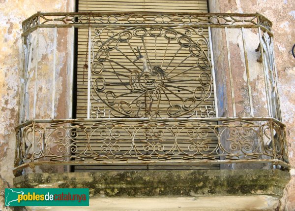 Carme - Carrer Sant Martí, balcó (Foto: Albert Esteves, 2009) Carme - Carrer Sant Martí, balcó