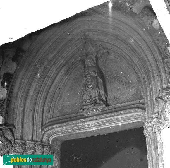 Orpí - Santa Càndia, porta (Foto: Josep Salvany - Fons Salvany, Biblioteca de Catalunya, 1916) Orpí - Santa Càndia, porta