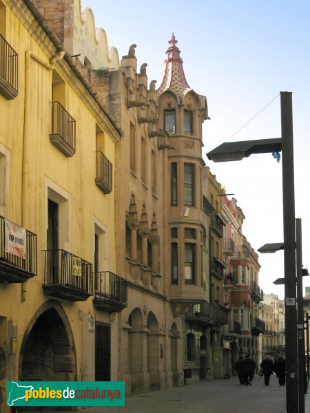 Igualada - Cal Ratés (Foto: Albert Esteves, 2009) Igualada - Cal Ratés