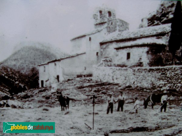 Santa Maria de Miralles - Església i cases antigues