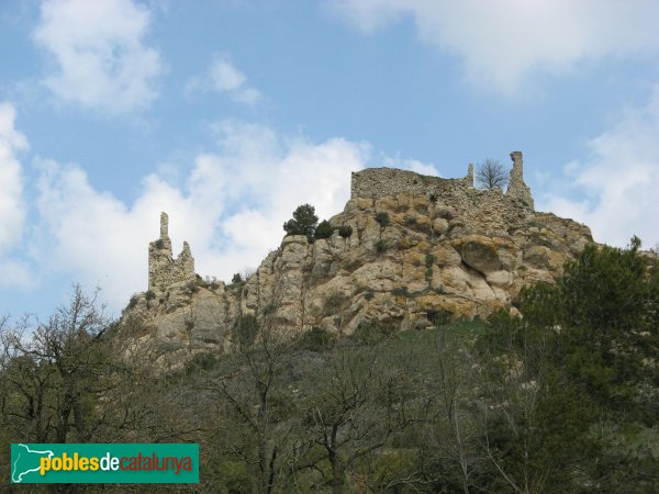 Bellprat - Capella i castell de Queralt (Foto: Albert Esteves, 2009) Bellprat - Capella i castell de Queralt