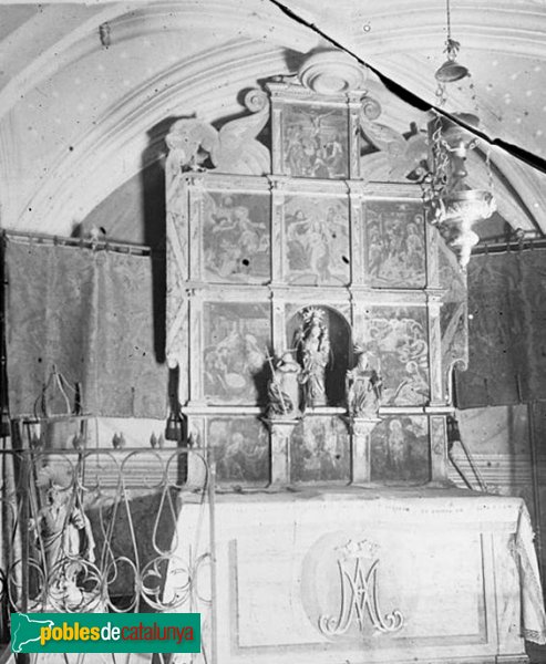 Jorba - Església de Sant Pere, retaule cremat el 1936 (Foto: Josep Salvany - Fons Salvany, Biblioteca de Catalunya, 1923) Jorba - Església de Sant Pere, retaule cremat el 1936