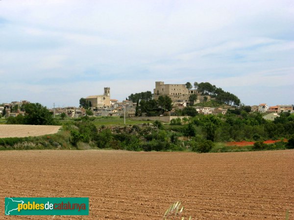 Sant Martí de Tous - Castell i església (Foto: Albert Esteves, 2009) Sant Martí de Tous - Castell i església