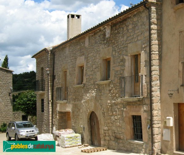 Sant Pere Sallavinera - Carrer Major (Foto: Albert Esteves, 2009) Sant Pere Sallavinera - Carrer Major