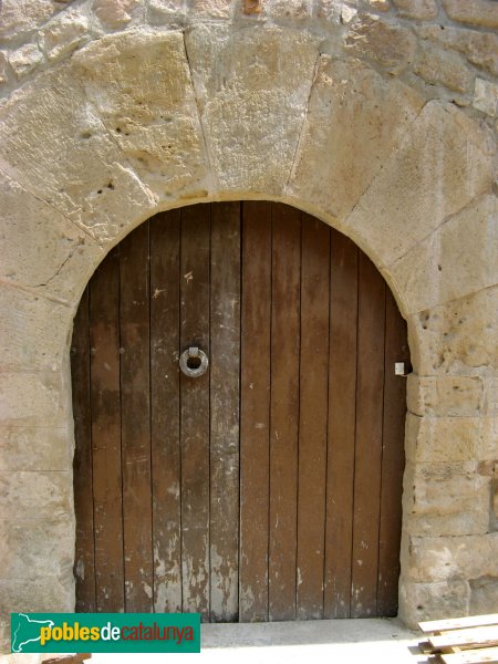 Sant Pere Sallavinera - Carrer Major, portal (Foto: Albert Esteves, 2009) Sant Pere Sallavinera - Carrer Major, portal