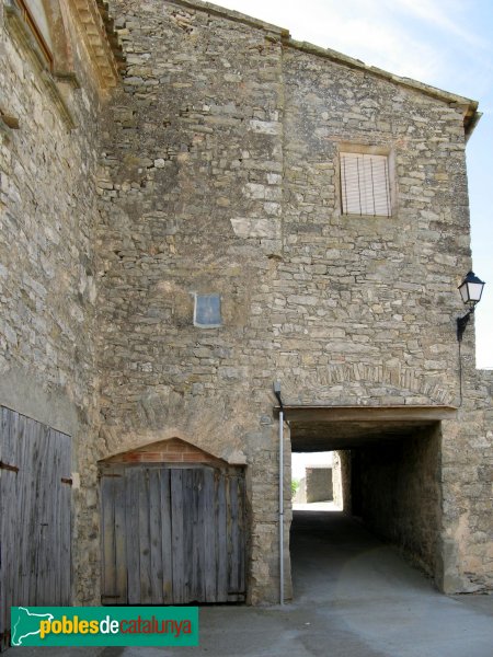 Sant Pere Sallavinera - La Fortesa (Foto: Albert Esteves, 2009) Sant Pere Sallavinera - La Fortesa