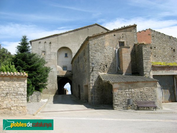 Sant Pere Sallavinera - La Fortesa (Foto: Albert Esteves, 2009) Sant Pere Sallavinera - La Fortesa