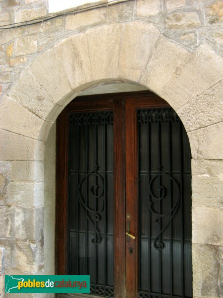 Copons - Portal 1792 (Foto: Albert Esteves, 2009) Copons - Portal 1792