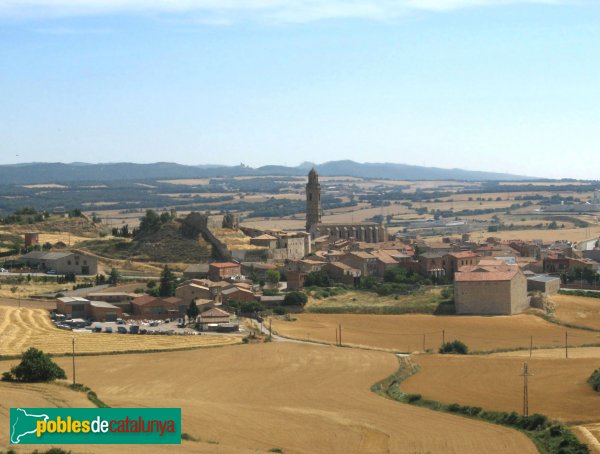 Calaf - Panoràmica del poble amb l'església de Sant Jaume (Foto: Albert Esteves, 2009) Calaf - Panoràmica del poble amb l'església de Sant Jaume