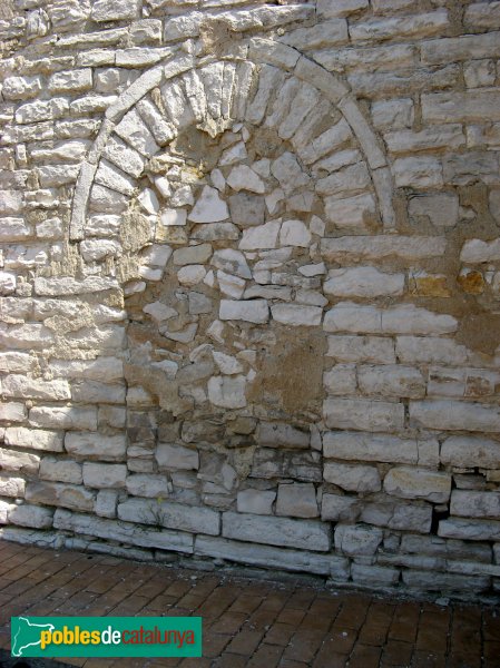 Pujalt - Església de Sant Andreu, porta romànica
