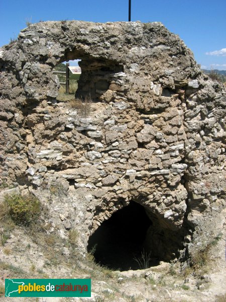 Castellfollit de Riubregós - Castell, recinte jussà