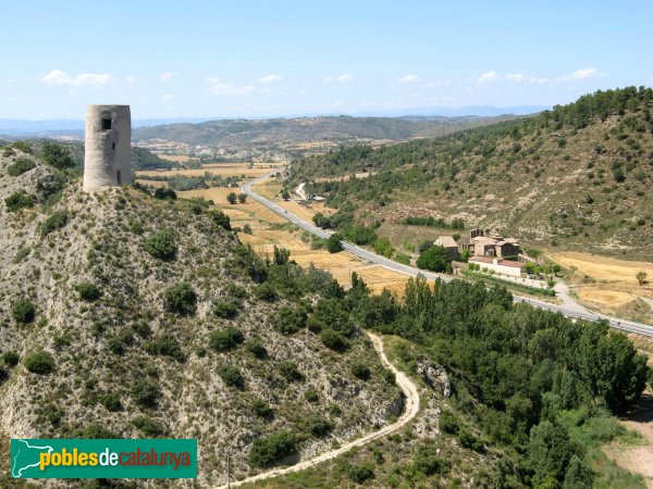 Castellfollit de Riubregós - Torre d'en Balet i Santa Maria del Priorat (Foto: Albert Esteves, 2009) Castellfollit de Riubregós - Torre d'en Balet i Santa Maria del Priorat