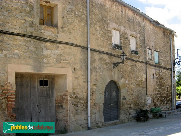 Calonge de Segarra - Sant Pere de l'Arç, Cal Fusté (Foto: Albert Esteves, 2009) Calonge de Segarra - Sant Pere de l'Arç, Cal Fusté