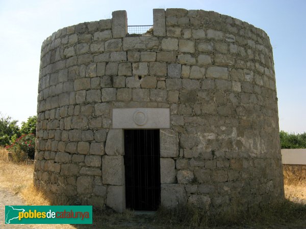 L'Escala - Torre del Pedró (Foto: Albert Esteves, 2009) L'Escala - Torre del Pedró
