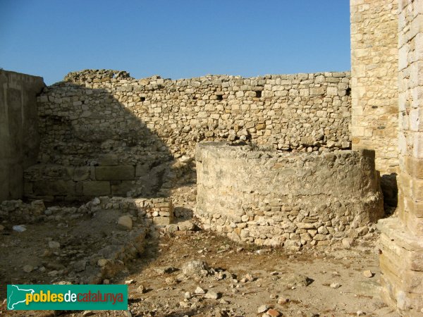 Sant Martí d'Empúries - Torre de la muralla alt-medieval (Foto: Albert Esteves, 2009) Sant Martí d'Empúries - Torre de la muralla alt-medieval