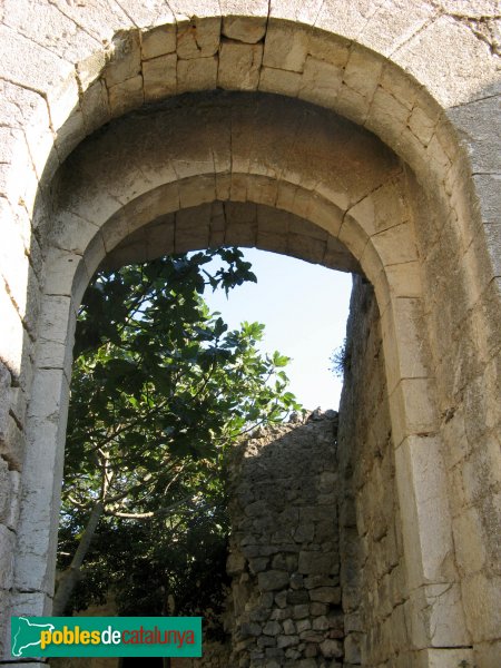 Sant Martí d'Empúries, restes del castell