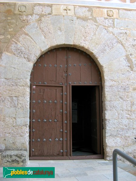 Montblanc - Convent de la M.D. de la Serra, porta lateral (Foto: Albert Esteves, 2009) Montblanc - Convent de la M.D. de la Serra, porta lateral
