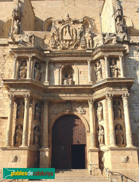 Montblanc- Santa Maria la Major, portada (Foto: Alberto Fernández Wikimedia Commons, 2007) Montblanc- Santa Maria la Major, portada