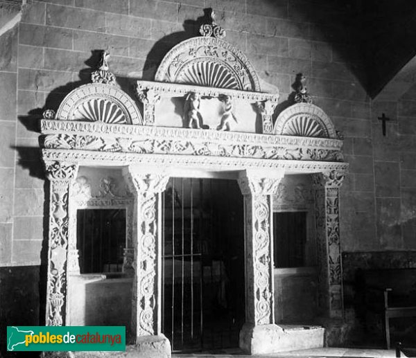 Montblanc - Convent de la M.D. de la Serra, retaule renaixentista (Foto: Josep Salvany - Fons Salvany, Biblioteca de Catalunya, 1923) Montblanc - Convent de la M.D. de la Serra, retaule renaixentista