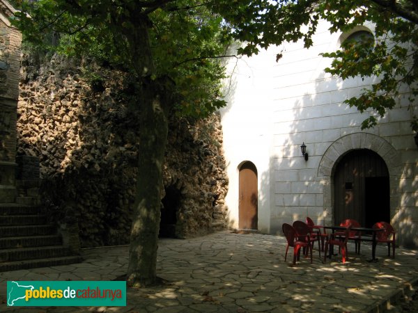 L'Espluga de Francolí - Ermita de la Trinitat (Foto: Albert Esteves, 2009) L'Espluga de Francolí - Ermita de la Trinitat