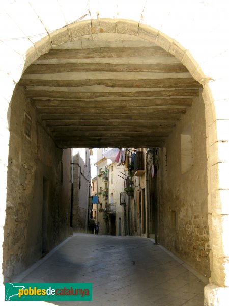Santa Coloma de Queralt - Portal d'en Martí (Foto: Albert Esteves, 2009) Santa Coloma de Queralt - Portal d'en Martí