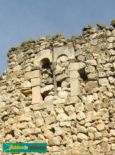 Pontils - Castell de Seguer, finestra gòtica (Foto: Albert Esteves, 2009) Pontils - Castell de Seguer, finestra gòtica