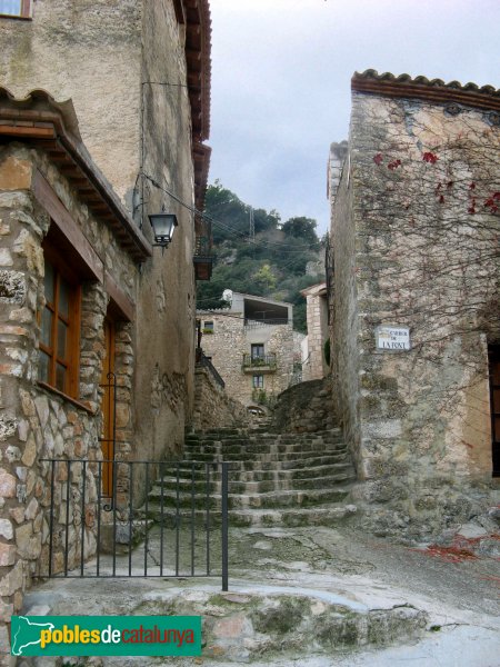 Pontils - Carrer de Vallespinosa (Foto: Albert Esteves, 2009) Pontils - Carrer de Vallespinosa