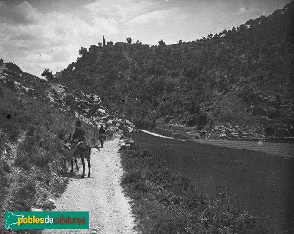 Pontils - Camí de Vallespinosa (Foto: Josep Salvany - Fons Salvany, Biblioteca de Catalunya, 1923) Pontils - Camí de Vallespinosa