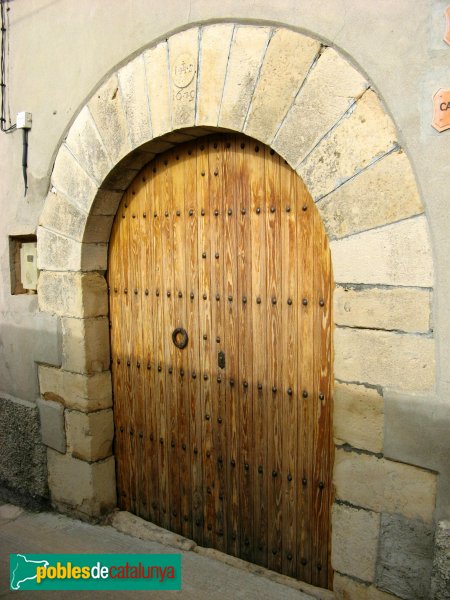 Savallà del Comtat, portal del segle XVII (Foto: Albert Esteves, 2009) Savallà del Comtat, portal del segle XVII