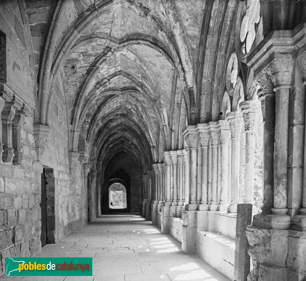 Monestir de Poblet - Claustre (Foto: Josep Salvany - Fons Salvany, Biblioteca de Catalunya, 1917) Monestir de Poblet - Claustre