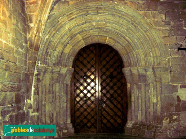 Monestir de Poblet - Porta del claustre (Foto: Albert Esteves, 2009) Monestir de Poblet - Porta del claustre
